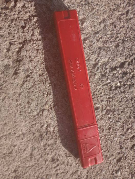 Volkswagen Audi trójkąt ostrzegawczy