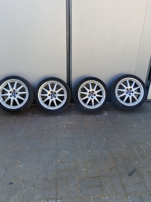 Sprzedam felgi 18"z oponami