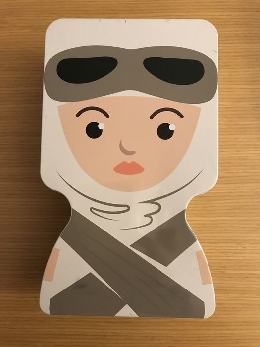 Star Wars Bustz - jogos - 2 latas com as figuras visíveis