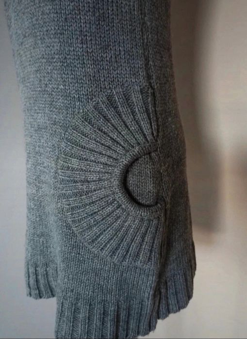 Długi bezrękawnik z golfem Greence rozm. M/L