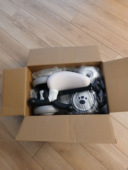 Rowerek biegowy czterokołowy od 1 roku, jeździk