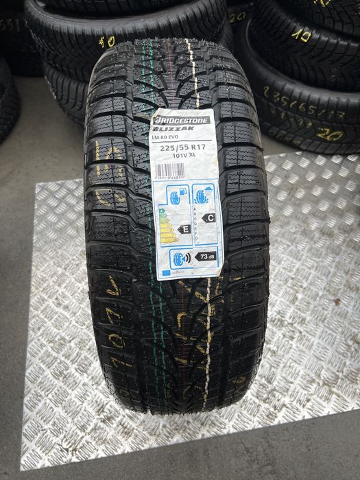 #Opona Bridgestone 225/55/17 pojedynka