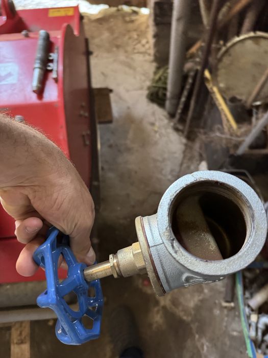 Zawór żeliwny 2”