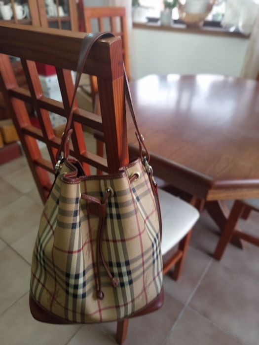 Saco Burberry original muito bom