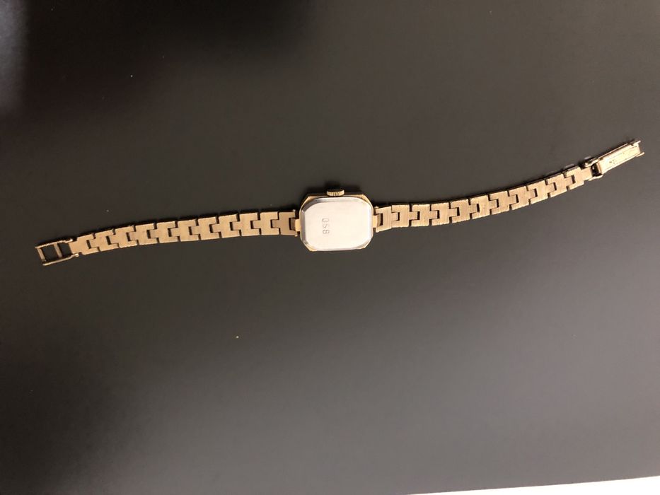 Złocony zegarek damski Łucz