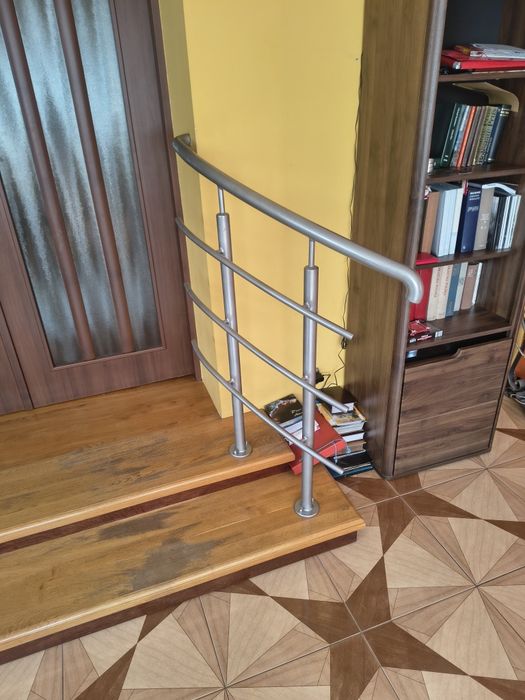 Poręcz do schodów malowana proszkowo