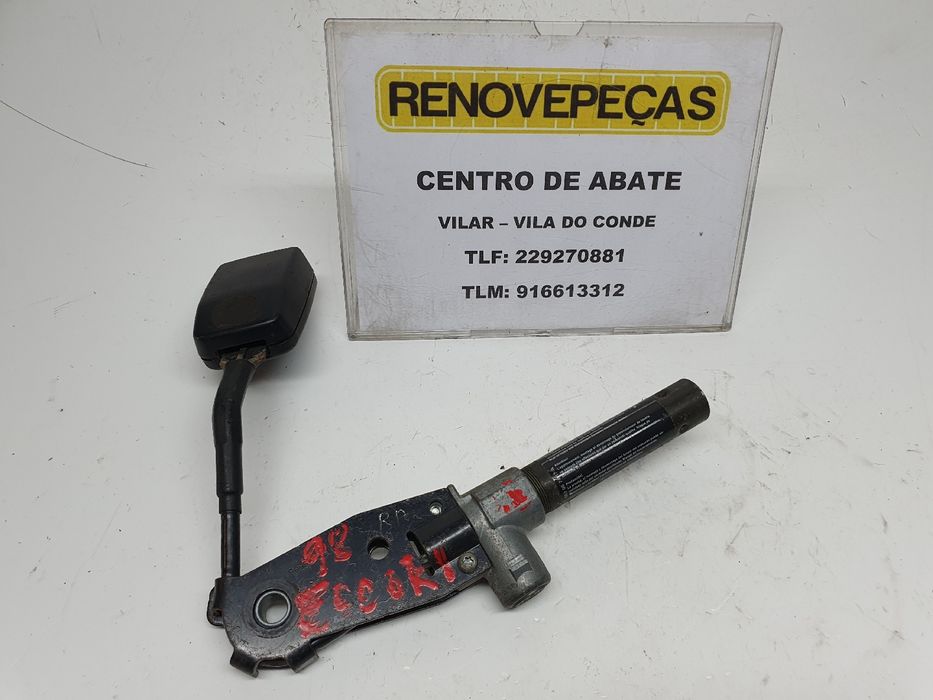Encaixe de cinto frente esquerdo FORD Escort VI (GAL, AAL, ABL)