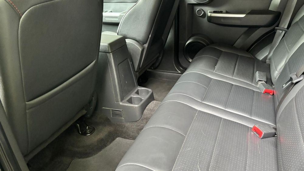 Dodge nitro 4.0 V6 4x4 servis