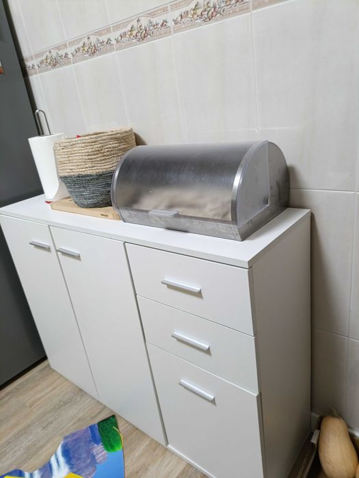 Móvel branco arrumação