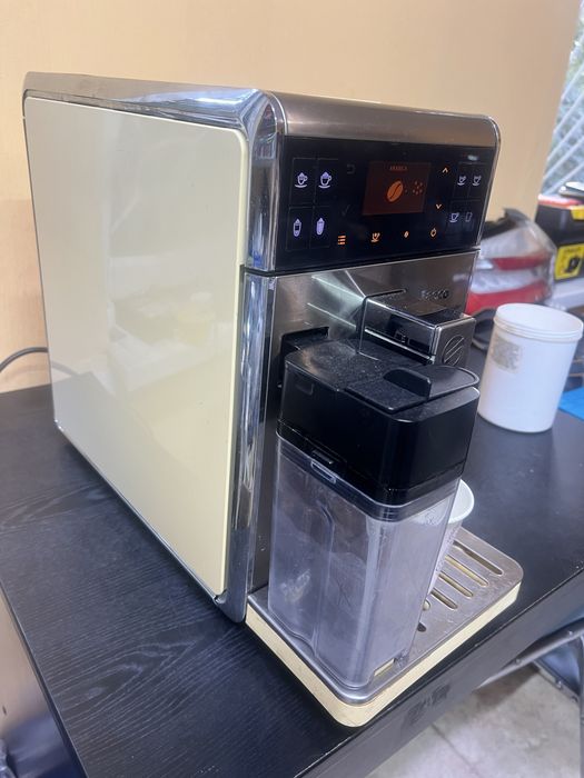Продам кавоварку Saeco Grang barista