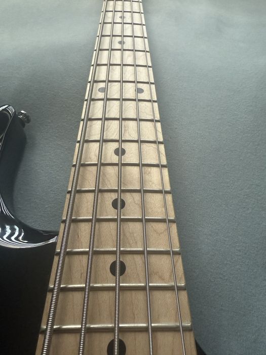 Sterling Stingray Ray5 Bass czarny gitara basowa
