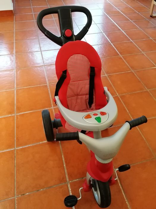 Triciclo para criança ainda com a caixa e sem desgaste423262563494144002