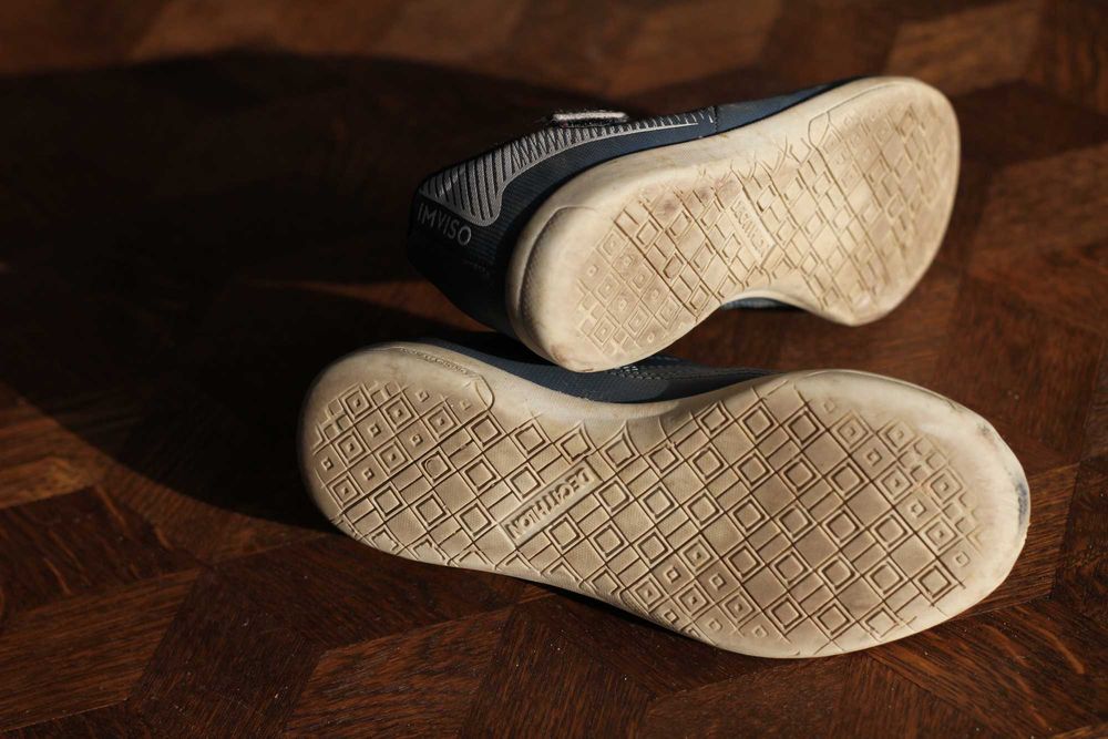 Lekkie piłkarskie granatowe buty Decathlon Imviso 30 dł. wkł. 19,5 cm
