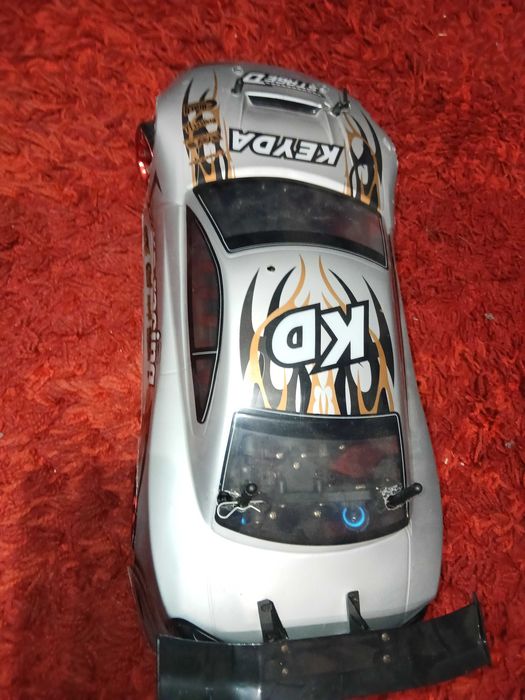 Vendo chassi novo hsp com pneus de drift  e com body