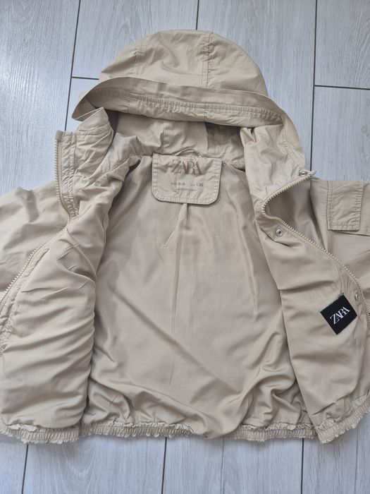 Легка куртка Zara 130 см