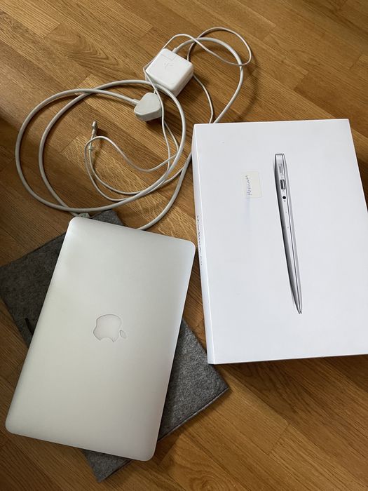 McBook Air 11.6 256GB