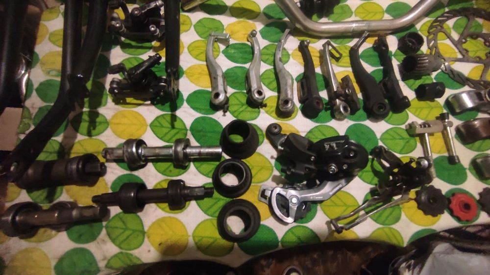 Продам велозапчасти одним лотом