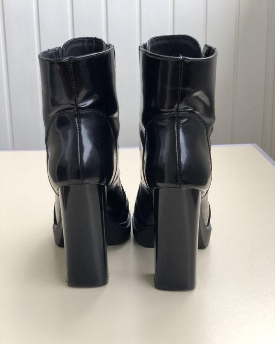 Ботинки кожаные 38