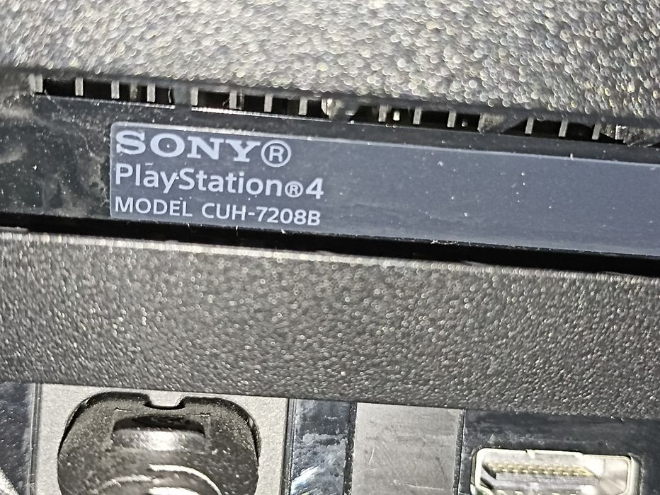 SONY play station PS4 Pro 1TB CUH-7208B