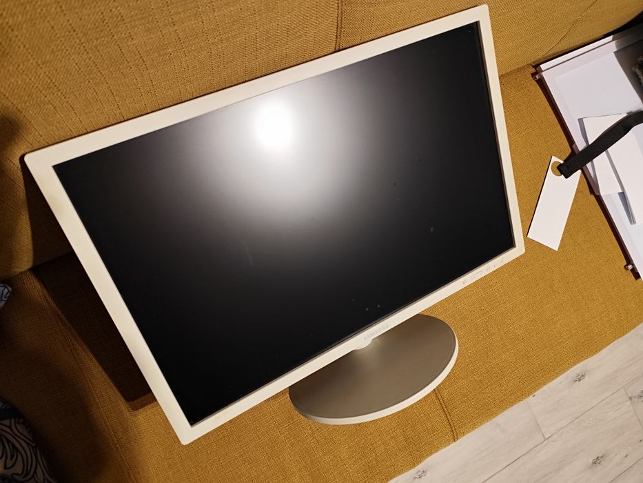 Monitor Samsung SyncMaster S24B420BW 24 cale biały