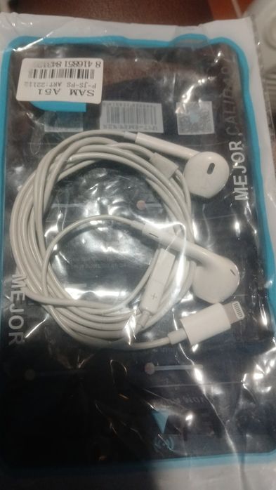 Fones de ouvido c/ fios Apple ( apenas funciona um lado