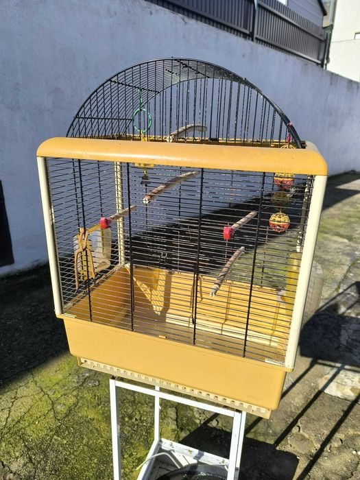 Gaiola grande para pássaros