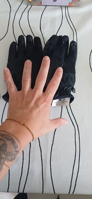 Luvas tamanho S ( novas)