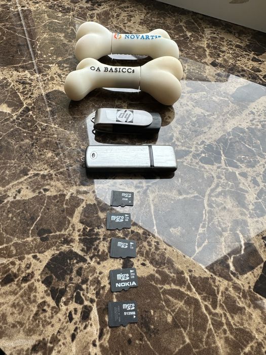 Флешки 9 штук робочі