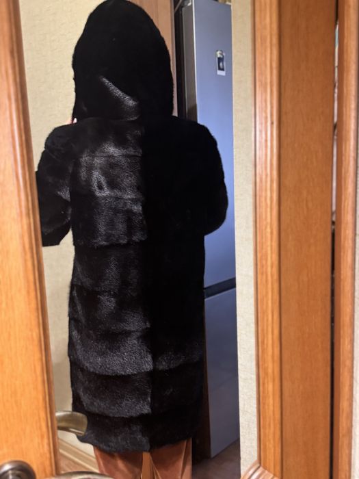 Шуба норковая ,с капюшоном