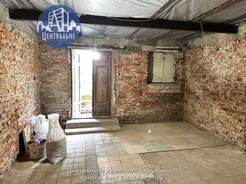 Продається нежитлове приміщення в центральній частині м. Чернівці