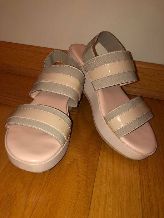 Sandały na koturnie rozm. 38