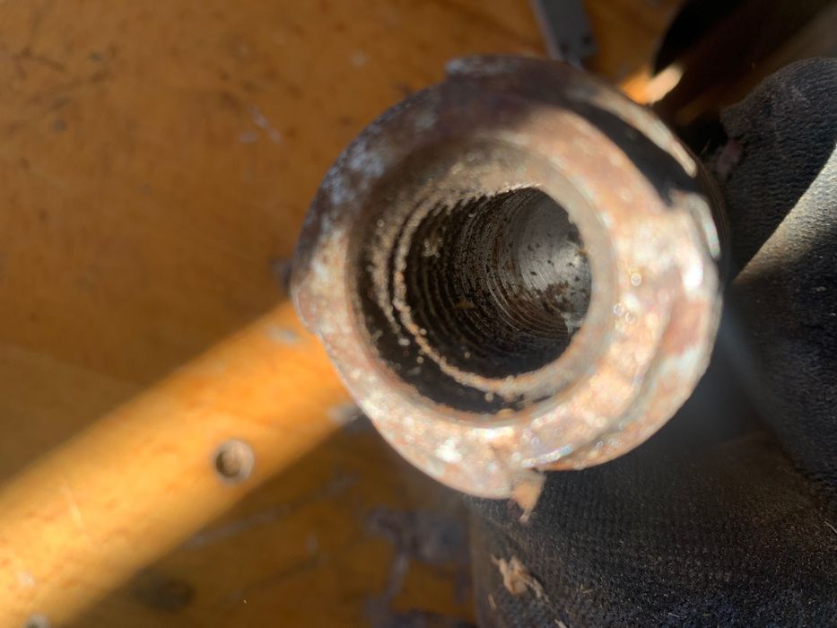 винт трапецеидальный