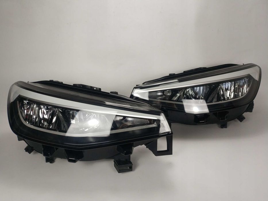 фара права ліва Volkswagen id4  шрот запчастини Full Led IQ light шрот
