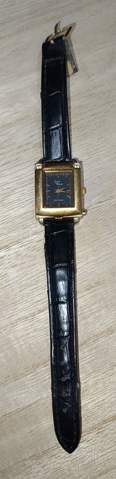 Estou a vender os relógios que estão a ganhar pó