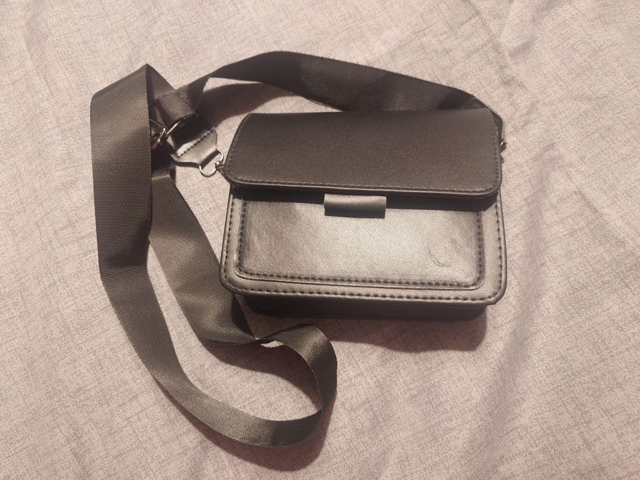 Mała torebka damska czarna