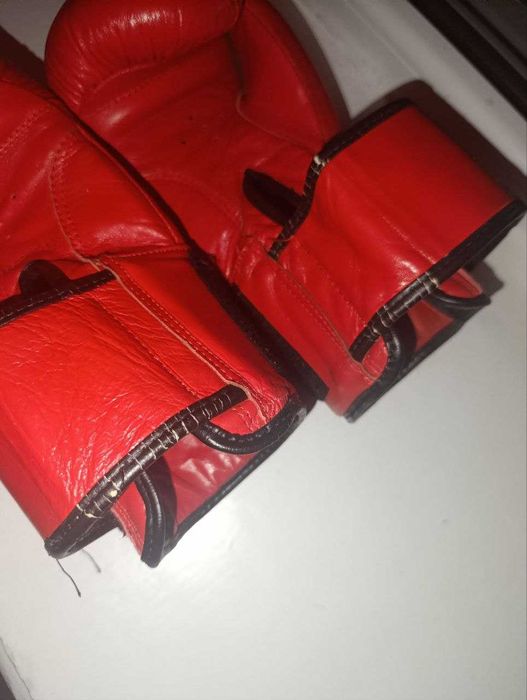 Кожа, перчатки Everlast.
