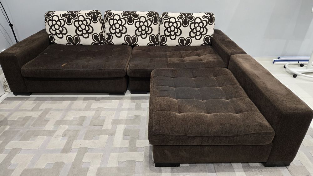 Sofá com chaise longue