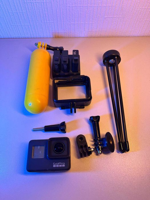 Екшн-камера GoPro HERO 7 Black з трьома акумуляторами
