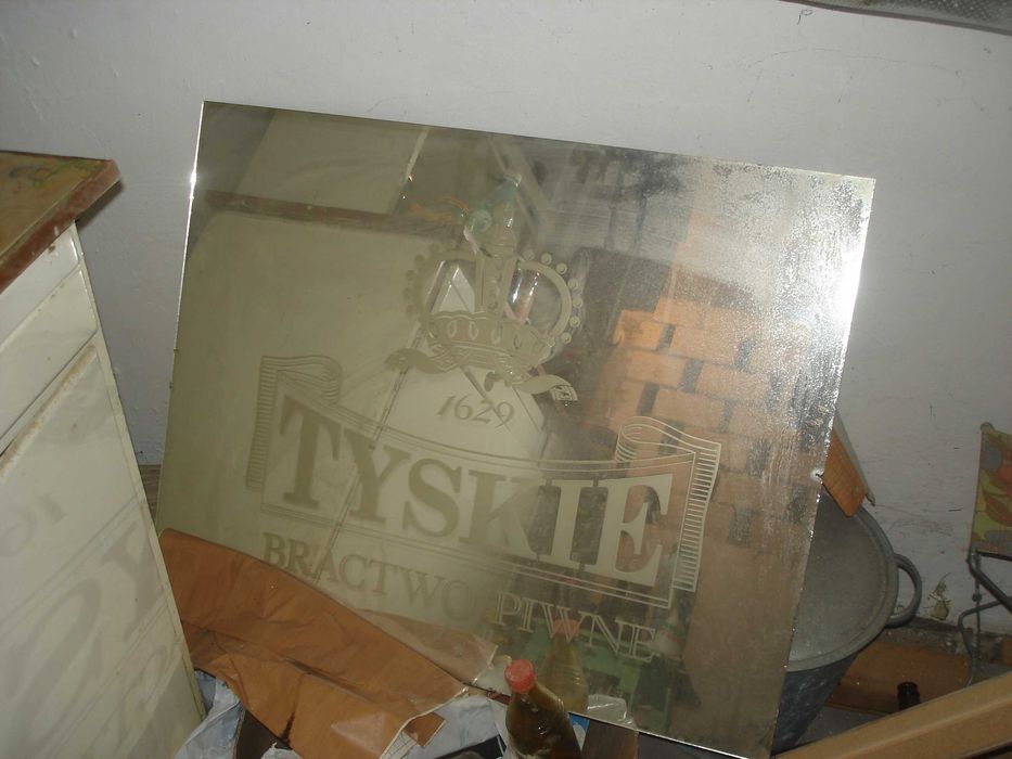 Tyskie lustro barowe