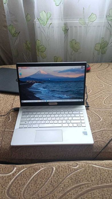 Ноутбук HP Pavilion 14-ce2033ur / Intel Core i3-8145U / 8GB RAM / SSD 128GB