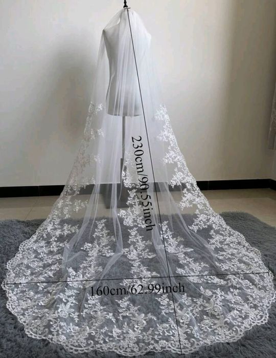 Véu de renda nunca usado