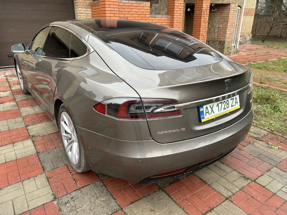 Tesla Model S 90d 2016