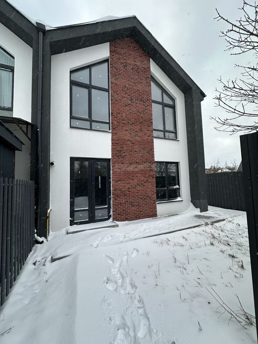 Таунхаус в Гостомелі біля озера