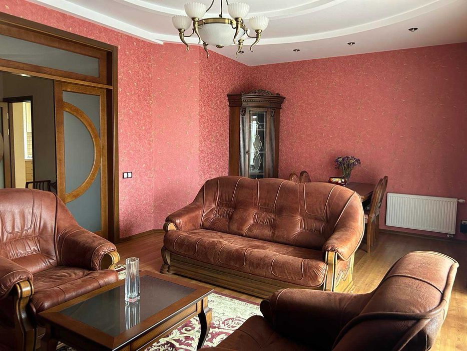 Продам ВЕЛИКОЛЕПНЫЙ Дом на Павловом Поле,23 августа(код 5427)