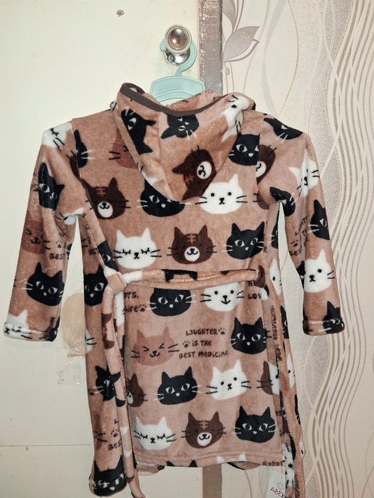 Халатик з котиками