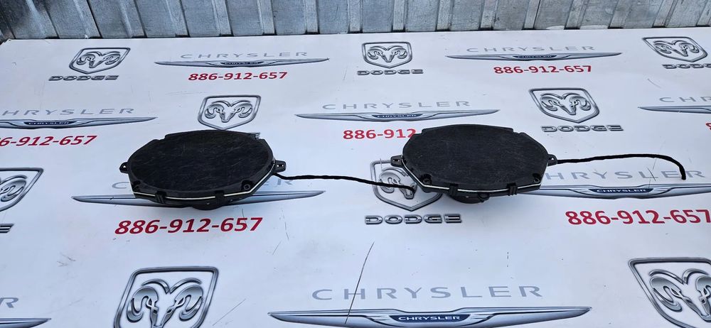 Chrysler Pacifica 2016-  Głośnik klapy bagażnika prawy lewy 68272198AB 68272199AB