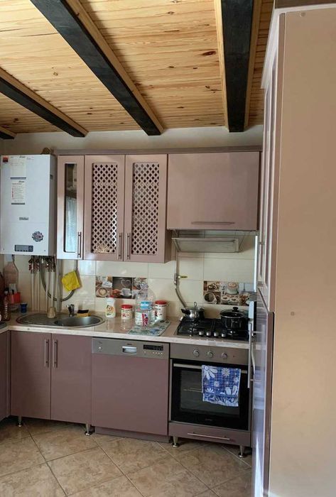 Двоповерховий будинок в Яремче 228 м²