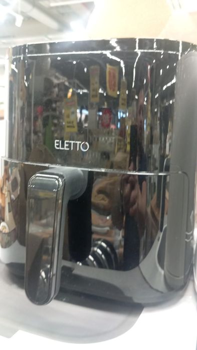 Nova, selada na caixa de origem. Airfryer Eletto White de 5 litros, com tecnologia avançada que permite cozinhar refeições saudáveis e saborosas com a