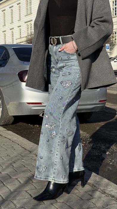Нереальні джинси в камінці вишивка Італія