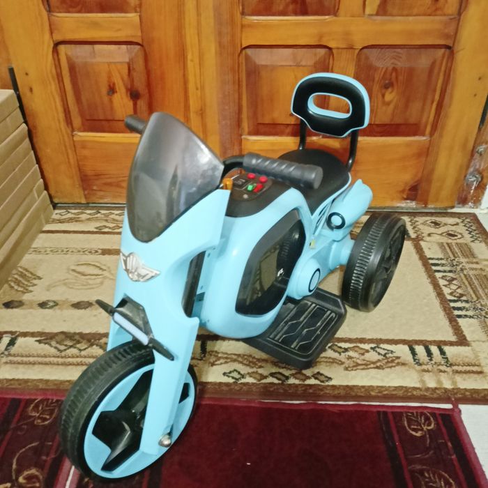 Motorek na akumulator